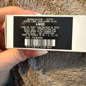 Givenchy Prisme Libre Skin-Caring Glow Foundation - N6-W430